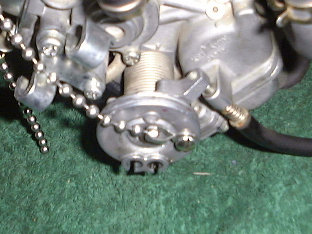 Throttle linkage detail